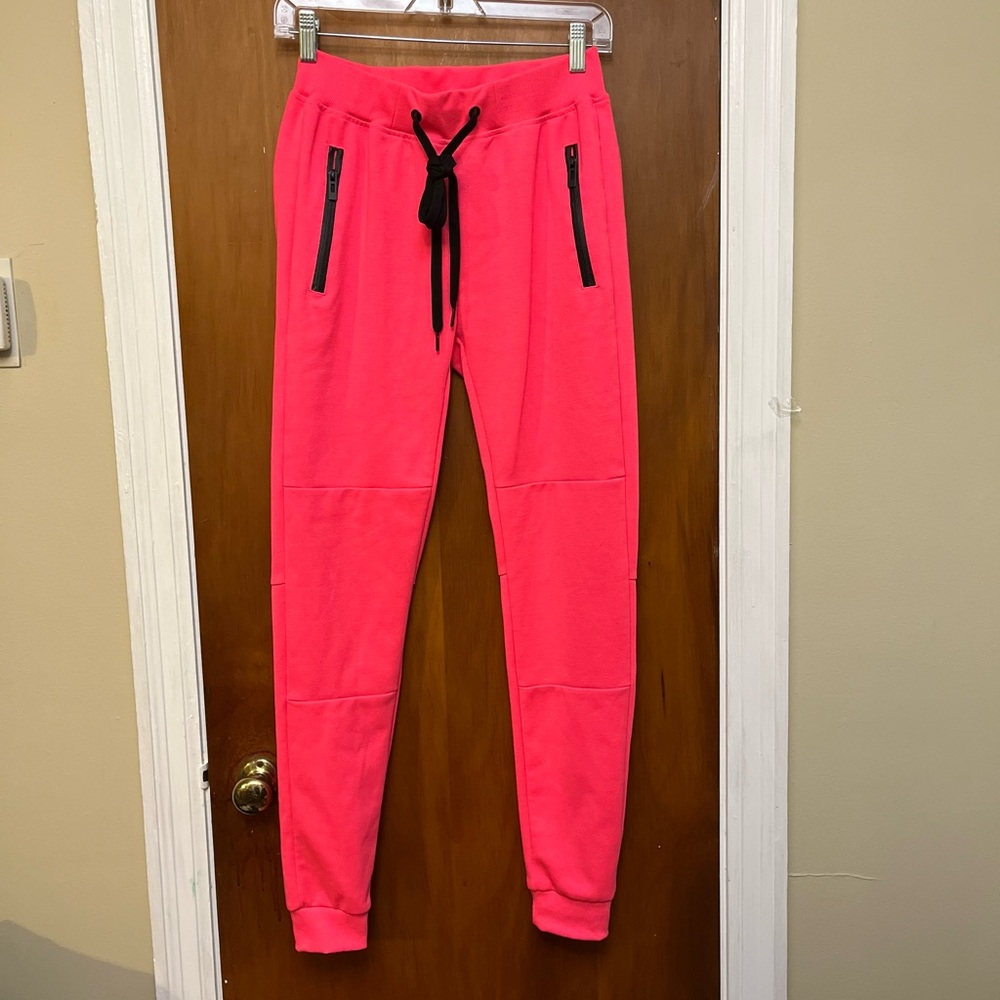 🆕 Rifless Pink and Black Jogger Pants M. Z2